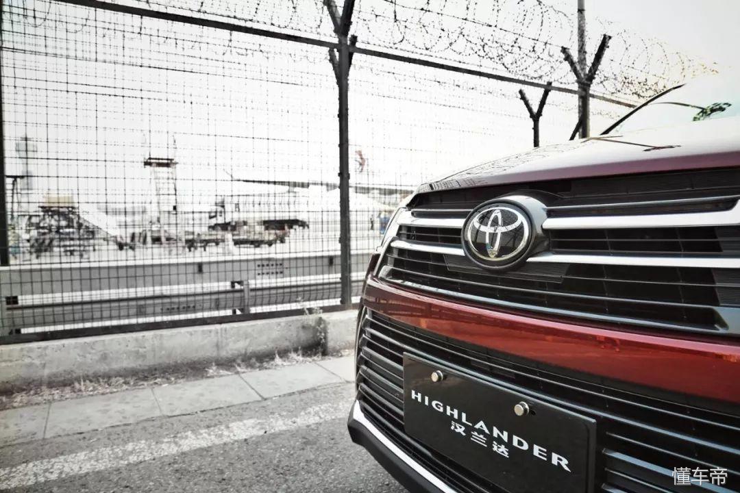 2021款广汽丰田汉兰达增配不加价,2022款汉兰达2.5双擎提车加价