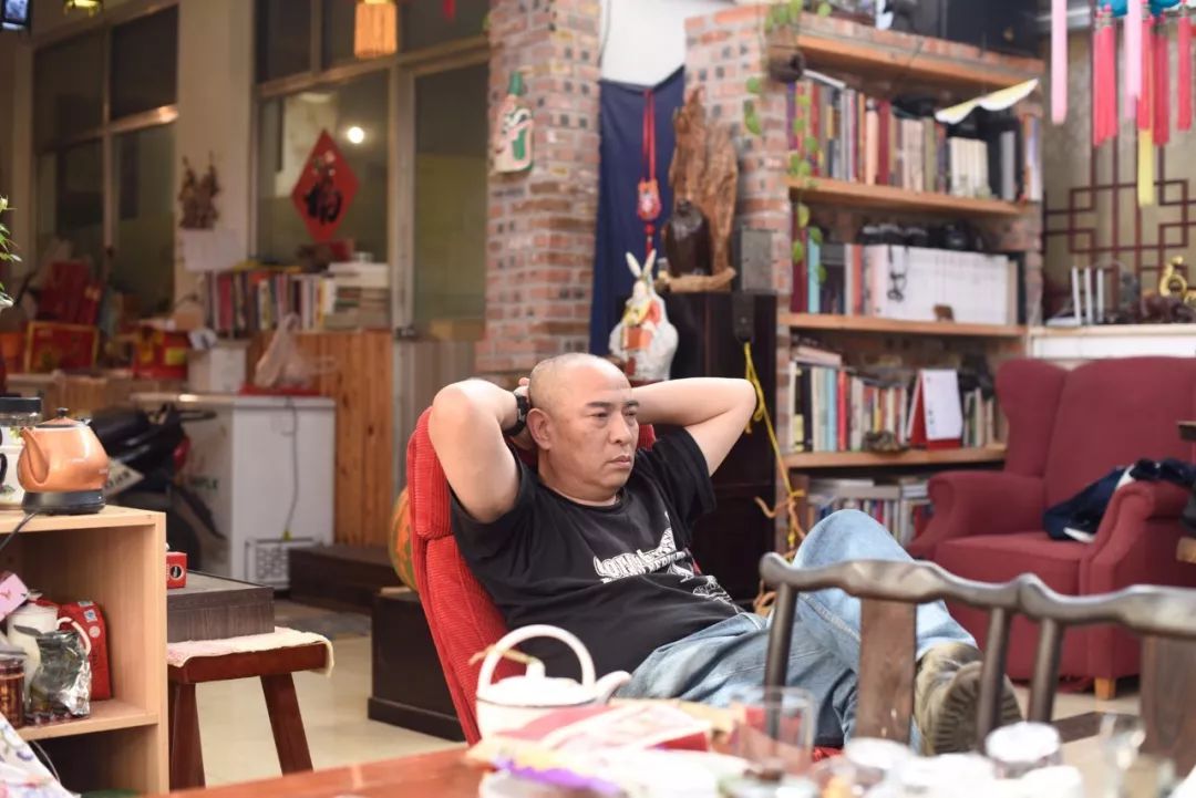 他拜师曹雪芹后人，将虫壳、玉兰变成立体漫画！