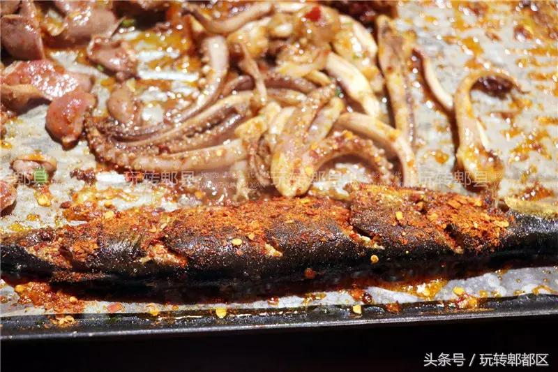 又一家高颜值花园音乐烤吧入驻郫都，趁五一快去痛快的搓一顿吧！