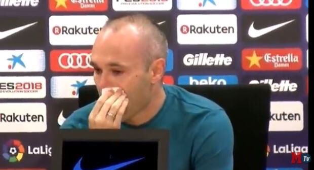 小白告别巴萨发布会,小白含泪告别巴萨视频