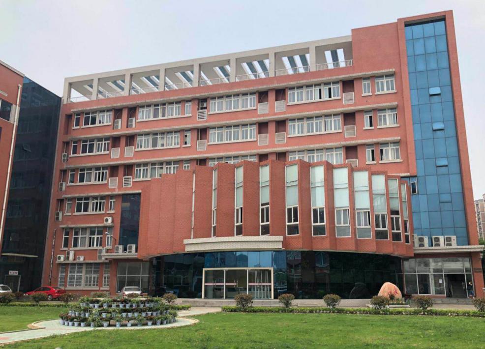 小e进校园之汉铁高中:价值引领培育英才,和谐发展构建校园!