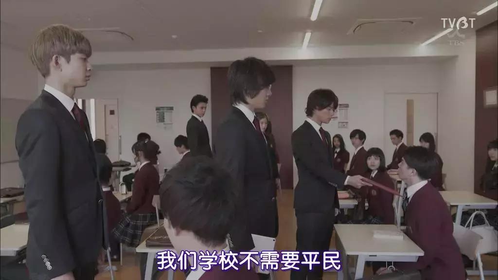 剧情老套夸张但没有违和感 (剧情很老套但是很好看)