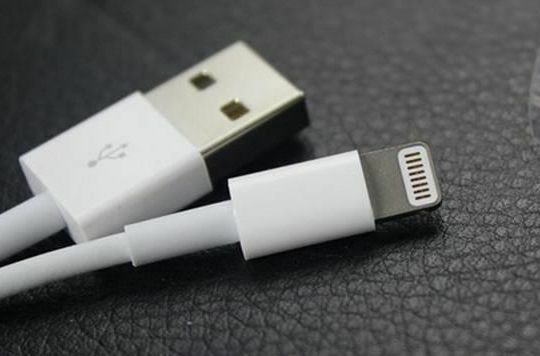 手机充电线四个颜色分别是什么线,现在市面上的三种手机充电线