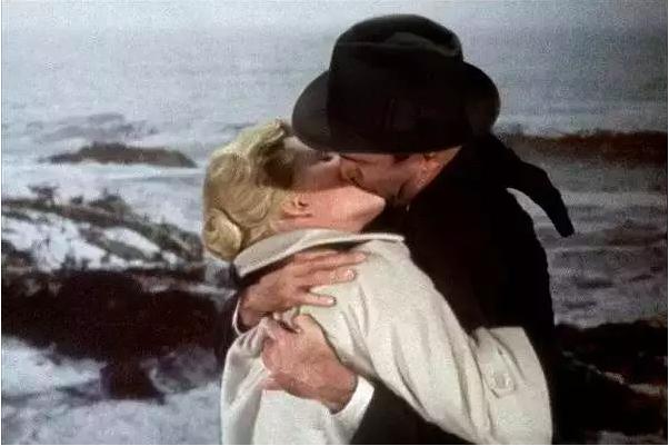 希区柯克美人计片段,希区柯克后窗片段