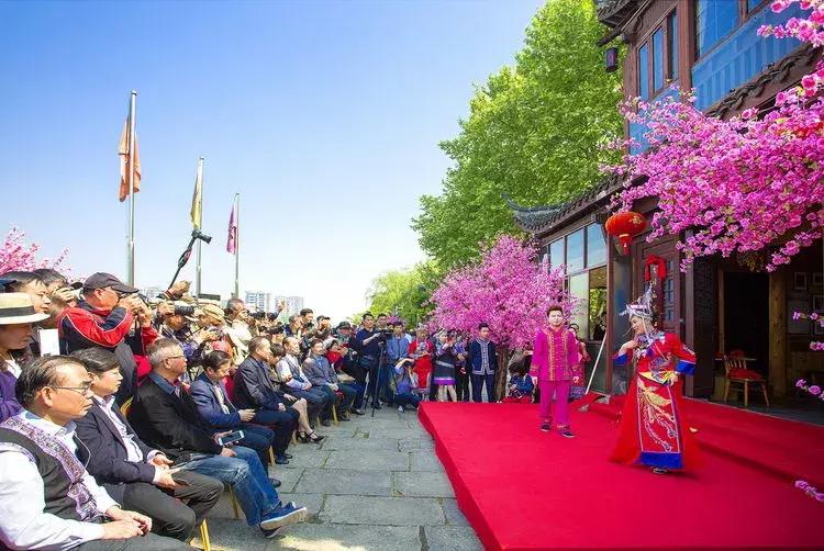 鐣叉棌椋庢儏鎽勫奖,杩愭渤鐣旂殑缇庢櫙