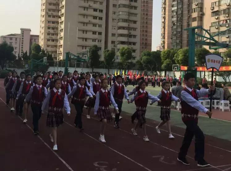 上海小学校服大全,盘点全国各地小学校服