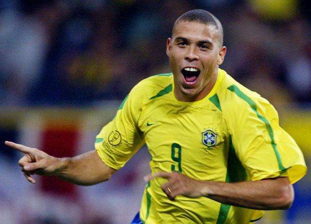 巴西足坛历史最佳首发球员11位,巴西足坛历史百大球星官方排名