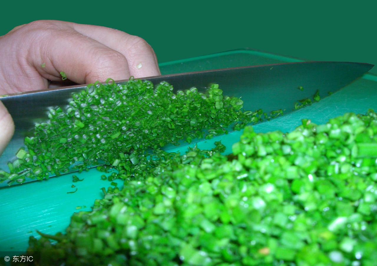 一吃韭菜就难受怎么回事,一吃韭菜就肚子疼怎么办