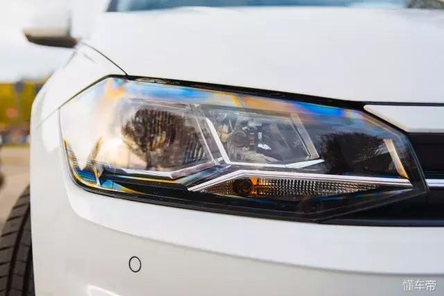 对比试驾新老两代大众polo (大众第六代polo国内首发)