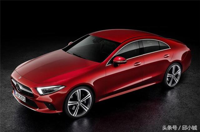 奥迪20款a72.0t和奔驰cls对比,奥迪a7与奔驰cls谁更胜一筹