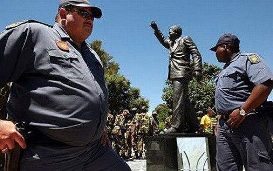 美国警察为什么都很壮,美国警察有多懒多胖