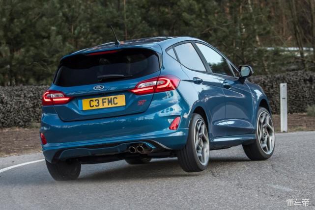 嘉年华st驾驶感受,哪怕只是坐在副驾驶也感觉很累