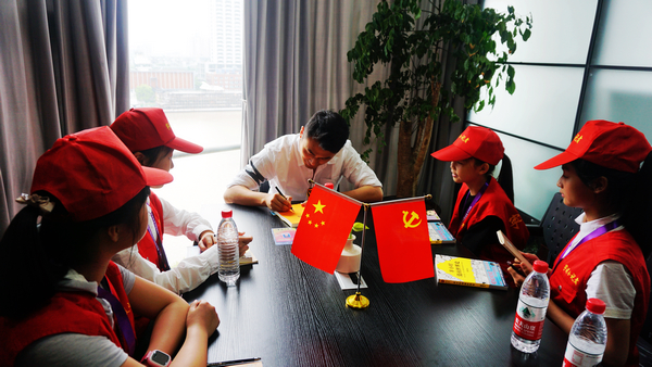 漫画历史陈磊视频,二混子漫画家陈磊