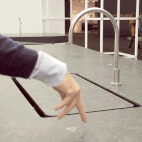 当你还在宜家买买买时，别人都在用折叠餐桌、智能衣柜、隐形床了