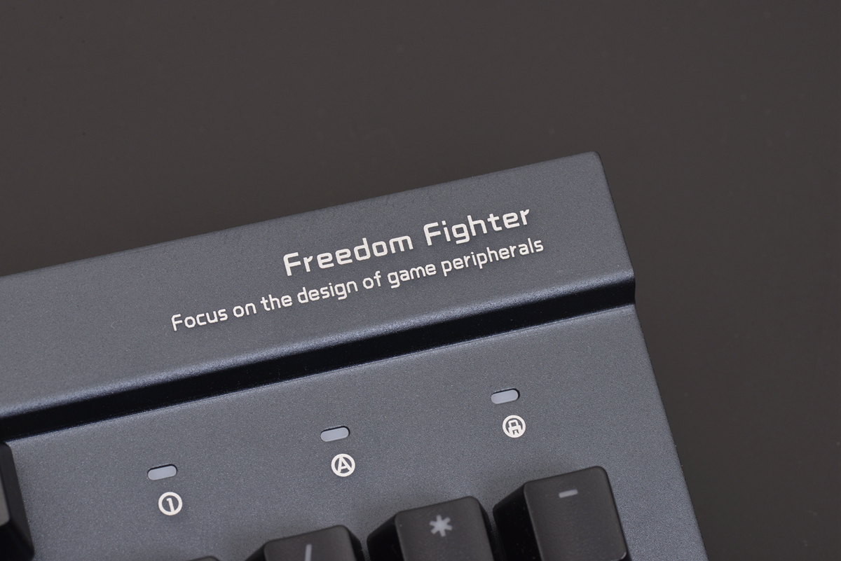 世界杯来了,换个机械键盘边打FIFAONLINA4边等