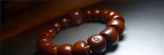 什么是凤眼菩提短桩,什么是凤眼菩提漏眼