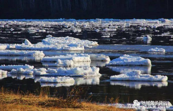 漠河北极村开江,去漠河看极光去甘孜看贡嘎雪山