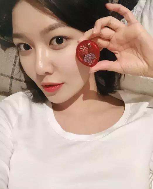 韩国女生美妆用品,韩国爱豆美妆