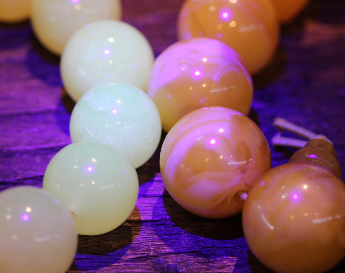 琥珀蜜蜡的真假鉴别的方法有哪些,鉴别琥珀蜜蜡靠谱的方法有哪些