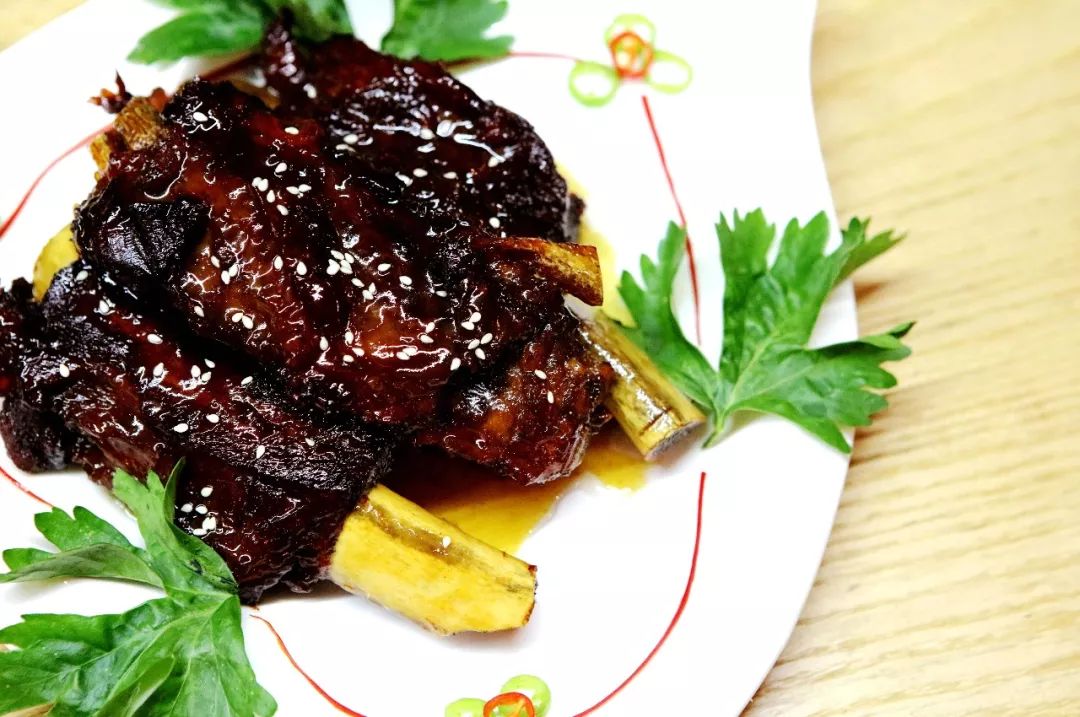 川菜爱好者的天堂斗鸡饭场伙，开业仅4个月成丽江新晋打卡圣地！