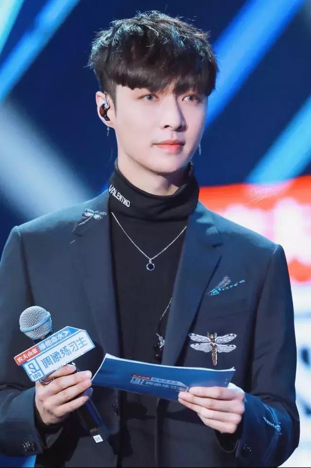 爱豆眼里的星辰大海,爱豆同款星星眼