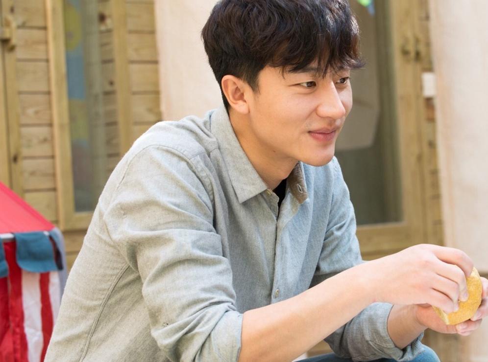 看看圈内人怎么评价胡歌,圈内人对黄轩评价