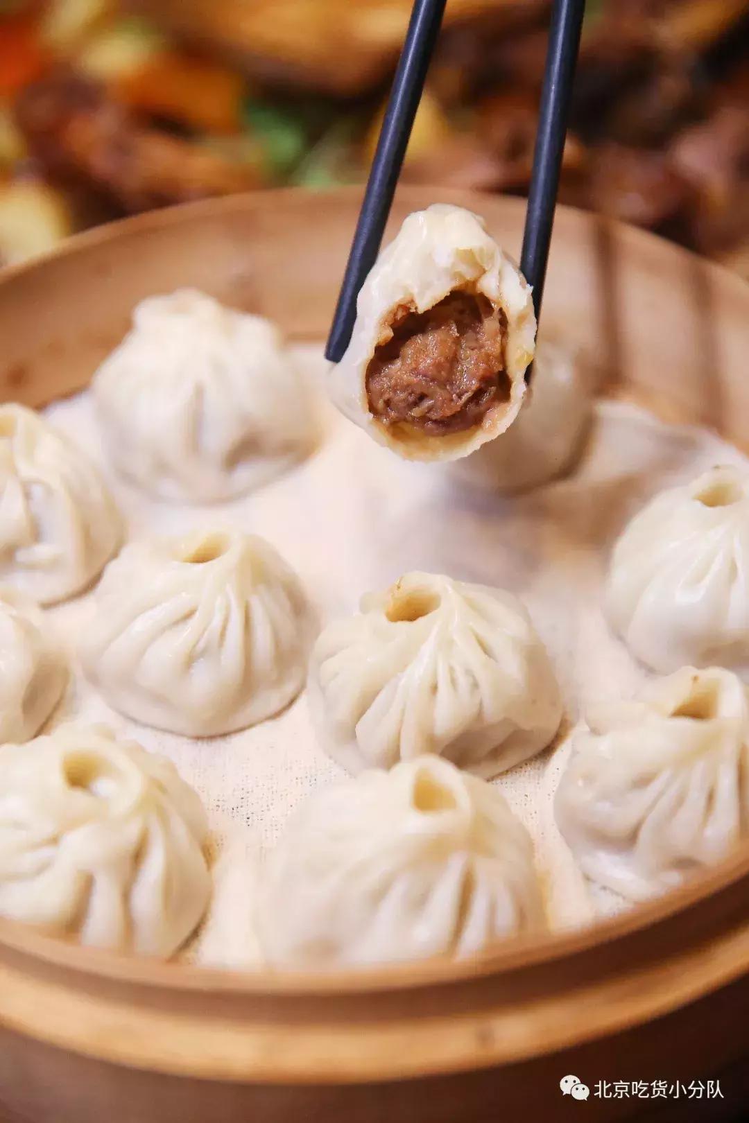 小奶桶烤肉，坐帐篷里吃