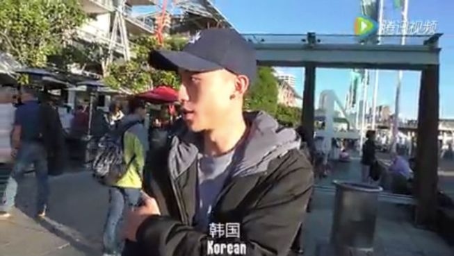 90后中国姑娘，在澳洲街美哭外媒