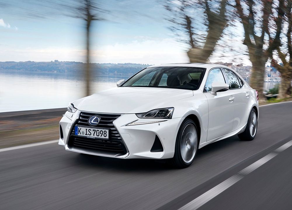 雷克萨斯新款轿车即将上市，大量黑色细节装饰，32.31万起售