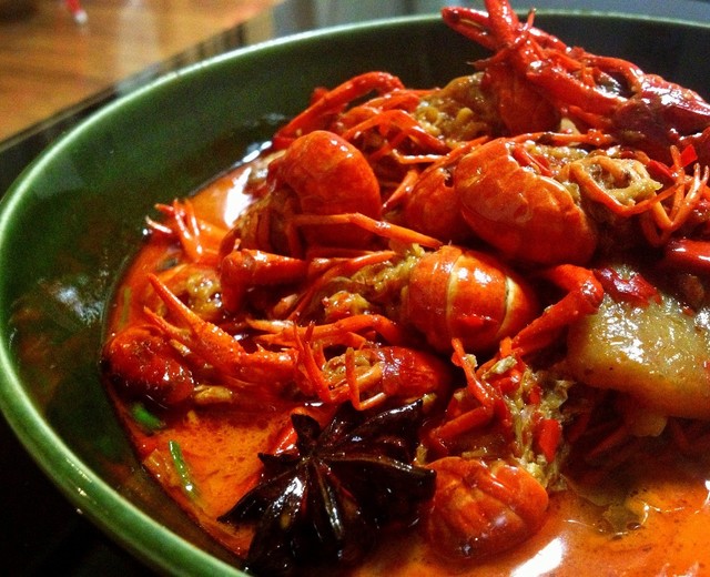 湖南魔芋豆腐龙虾的家常做法,龙虾放魔芋豆腐韭菜的做法