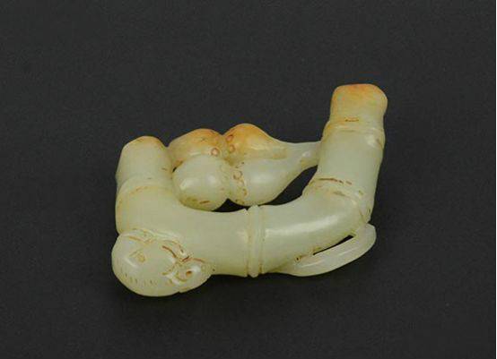 和田青白玉手把件,和田青白玉是什么颜色