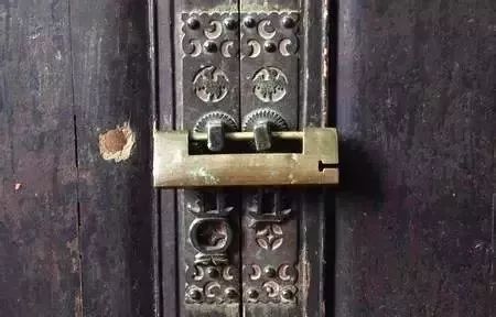 从前的锁古朴图片,庄严古朴的中国锁