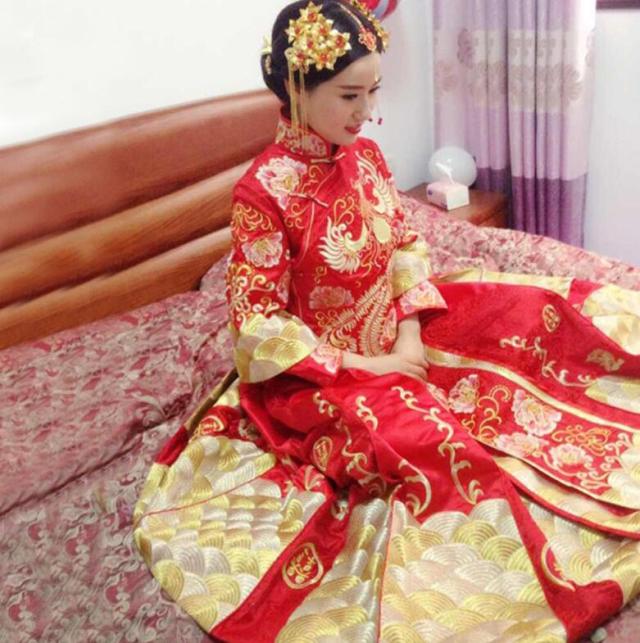 有哪些女明星婚礼穿的秀禾服,明星结婚穿的秀禾服