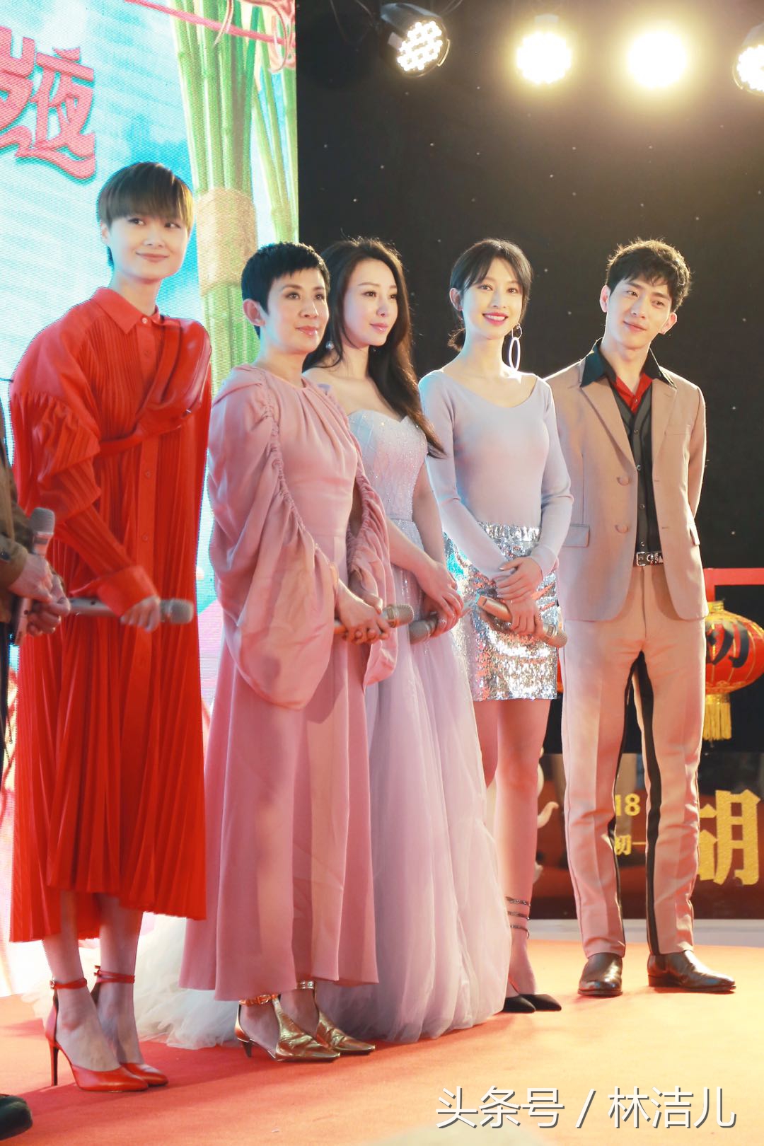 穿旗袍优雅高贵妩媚多姿,穿旗袍优雅高贵妩媚的走姿