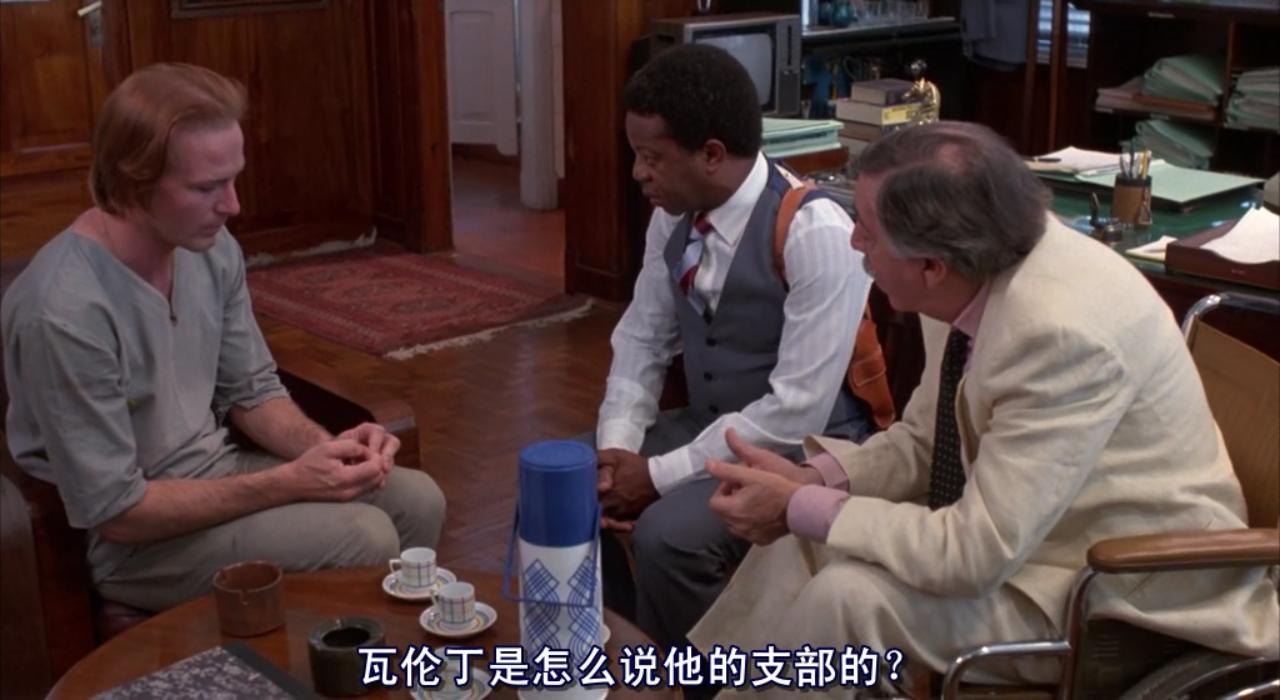 《蜘蛛女之吻》：这部悲伤的同志电影浪漫得要死！