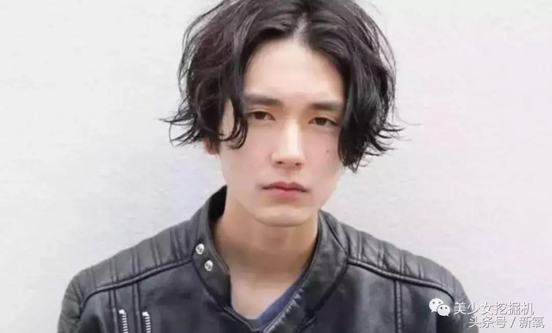 她是日本最美短发美少女,泳衣写真集永远卖到缺货