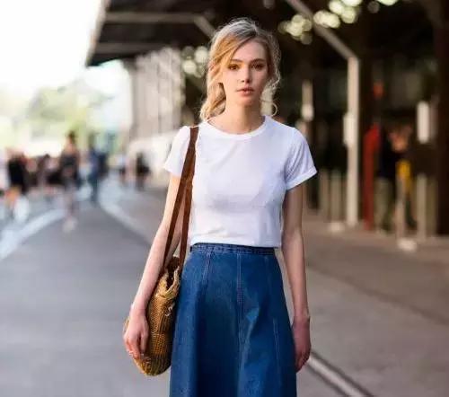 宽松t恤配阔腿裤慵懒,想要腿变长