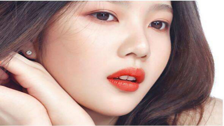 口红梅子色叠涂 (奶茶色口红叠涂橘调口红)