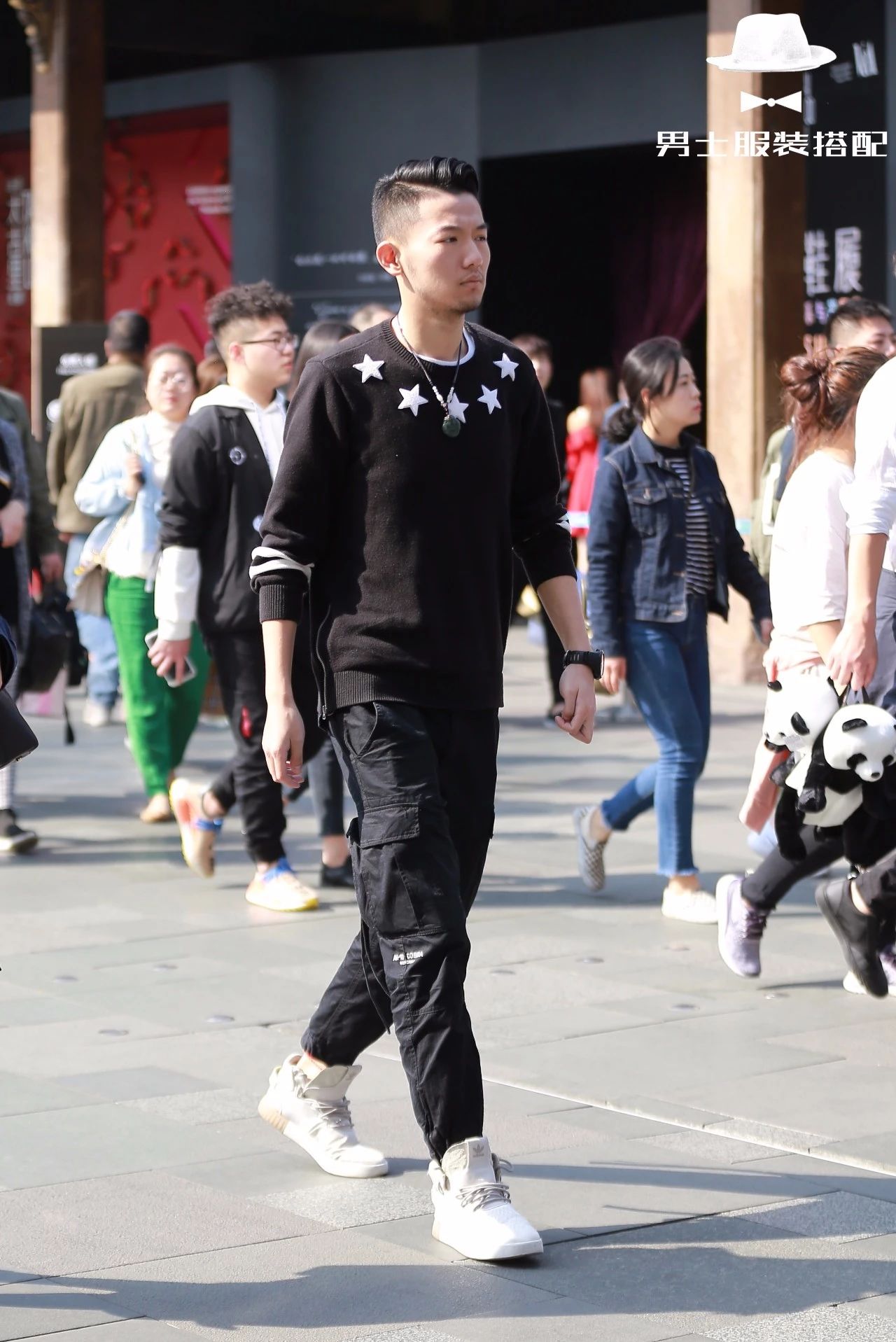 一件配饰就能拯救一身的穿衣搭配,让你感觉时尚的小配饰