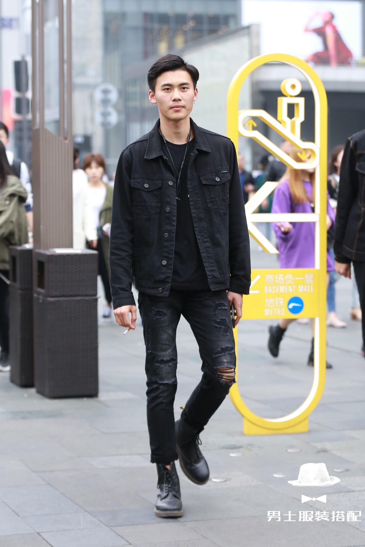 一件配饰提升整个气质,一件精致的配饰瞬间成为时尚有品