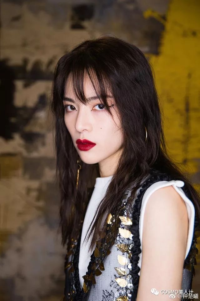 钟楚曦同款彩妆,钟楚曦阿玛尼权力唇膏