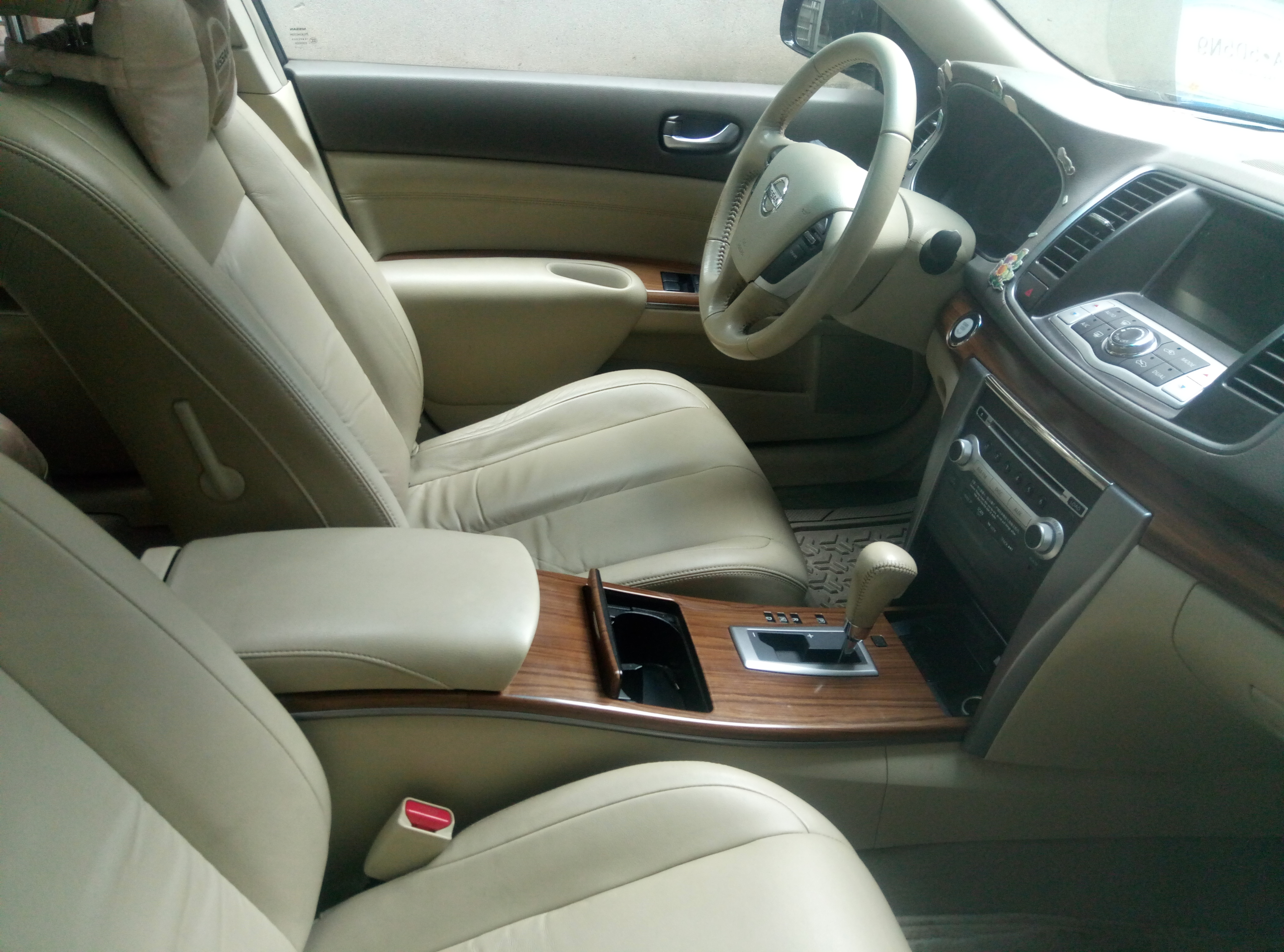 11年2.5天籁卖多少钱,11年的2.5天籁还值得买吗