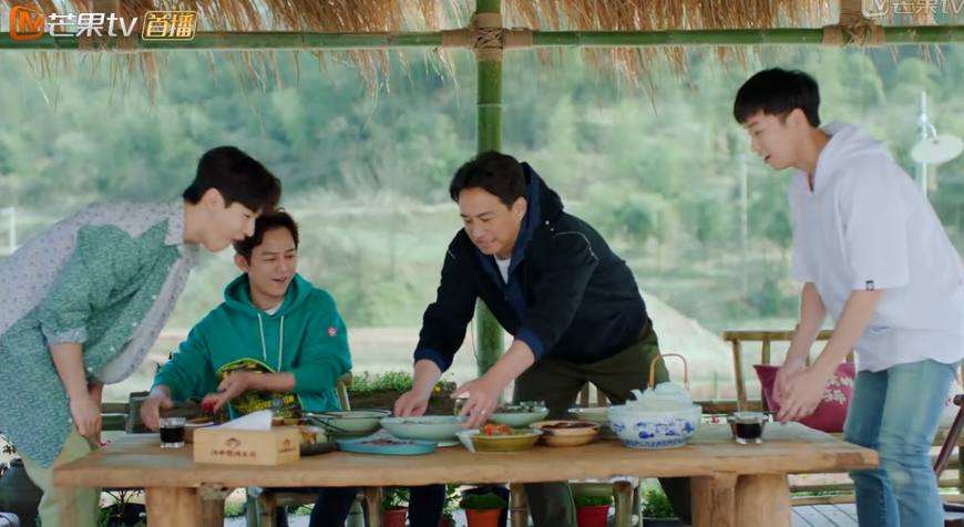 向往的生活笑出鸭叫,向往的生活裤子掉下来了搞笑视频