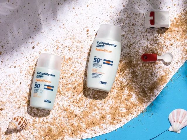 轻薄不暗沉的防晒霜,防水防汗不脱妆的防晒霜