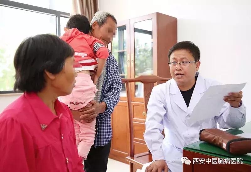 马融儿童脑病工作室收徒仪式暨大型义诊在西安中医脑病医院举行