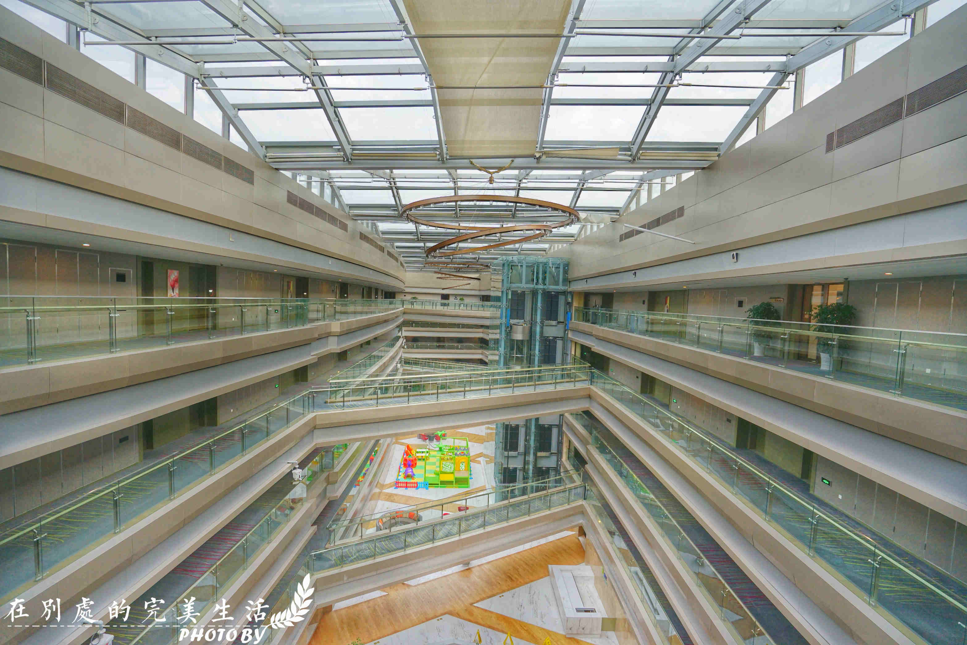 机场单人酒店可以睡两个人吗,机场酒店为何便宜