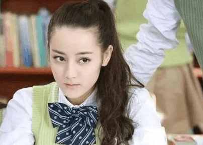 露额头的女生必有的4个特征,大多数女生把额头露出来会更好看