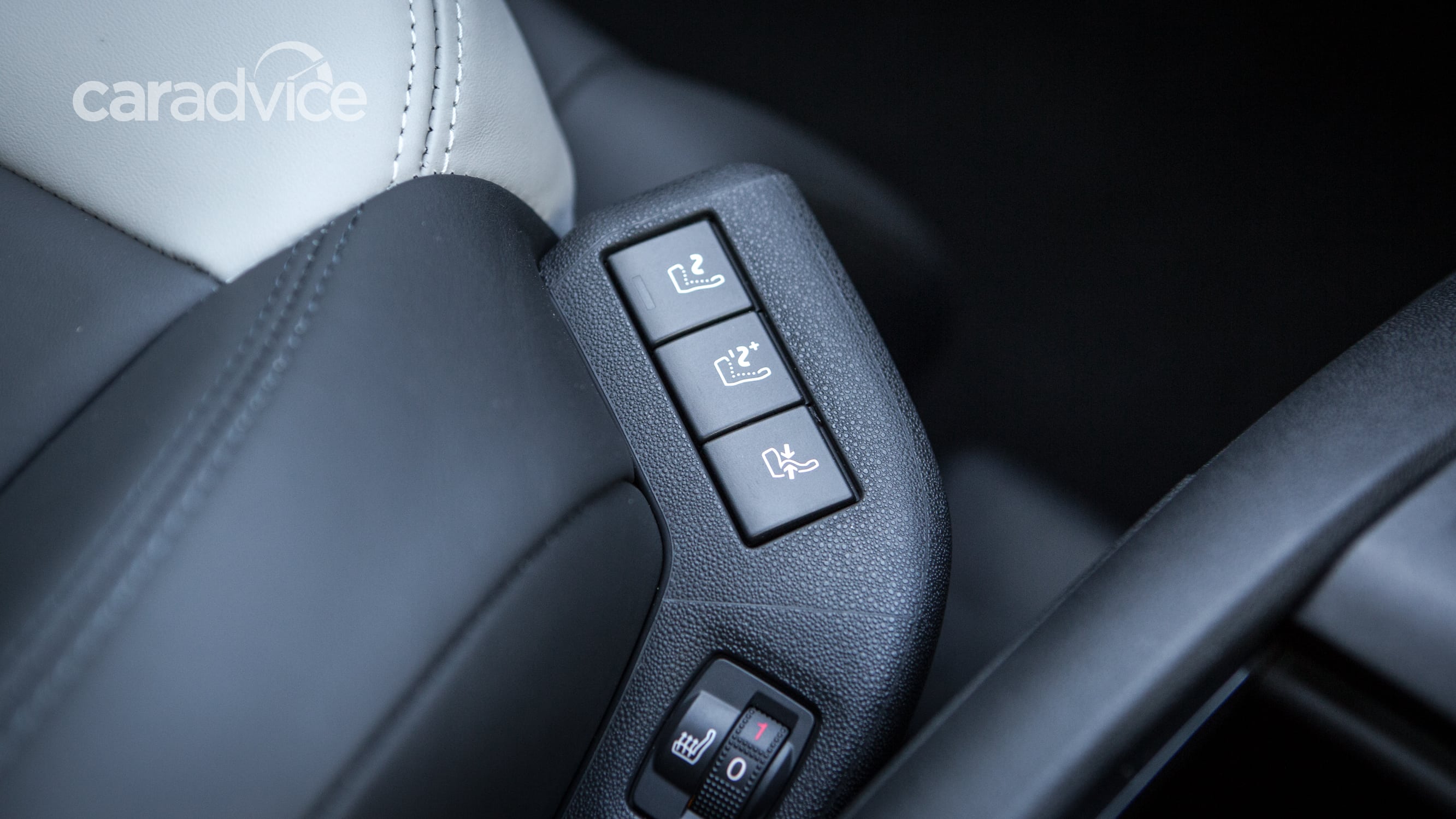 雪铁龙毕加索2023款落地多少钱,雪铁龙c4毕加索七座mpv落地价