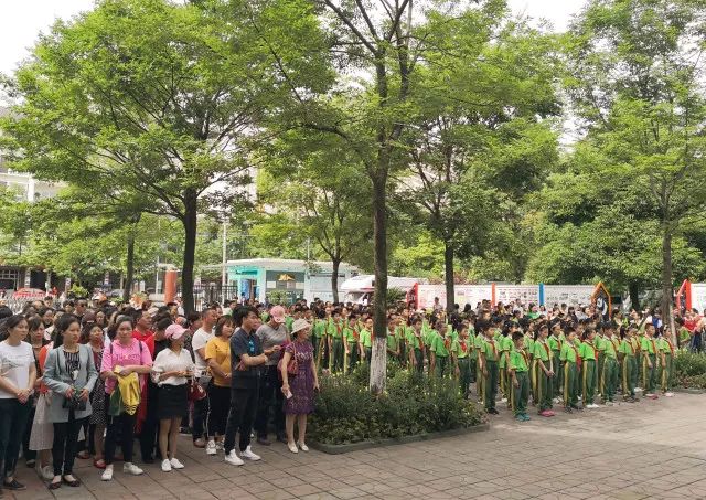 关爱志愿者温暖城市主题活动,学校爱心公益活动宣传报道