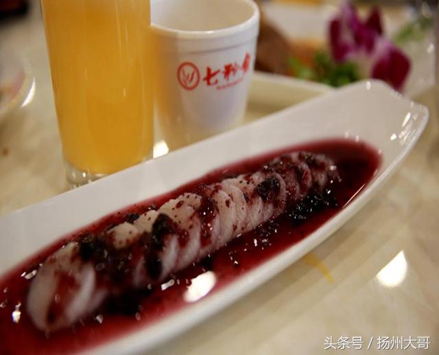 贵州吃的生猛美食,在贵州苗寨吃酸汤鱼